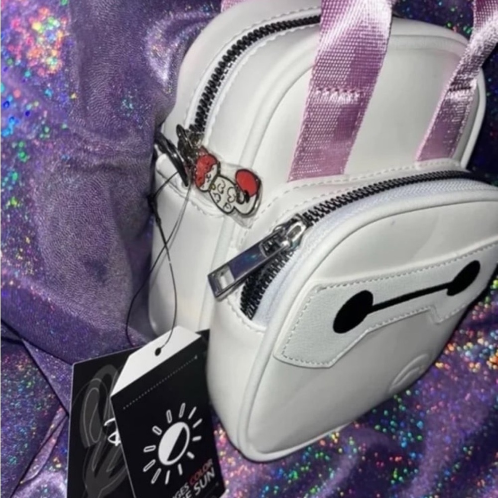 Color Changing Baymax Crossbody - Picture 3 of 7